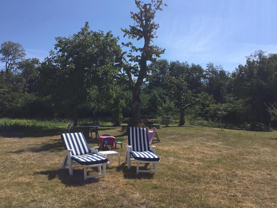 La Ferme De Montard Bed & Breakfast Montmorot Luaran gambar